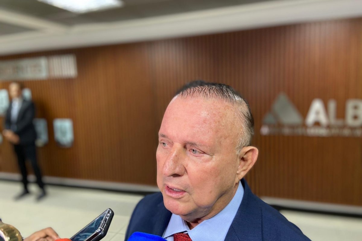 Em Brasília, Adolfo Menezes deve se reunir com Otto e Rui para discutir impasses na eleição da ALBA