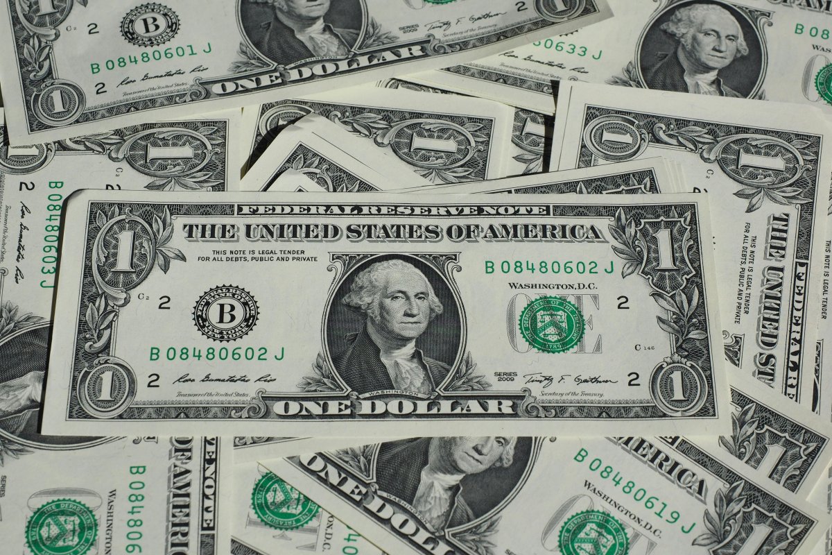 Dólar desce a R$ 6,01 após dados de inflação ao consumidor dos EUA acima do esperado; Bolsa dispara