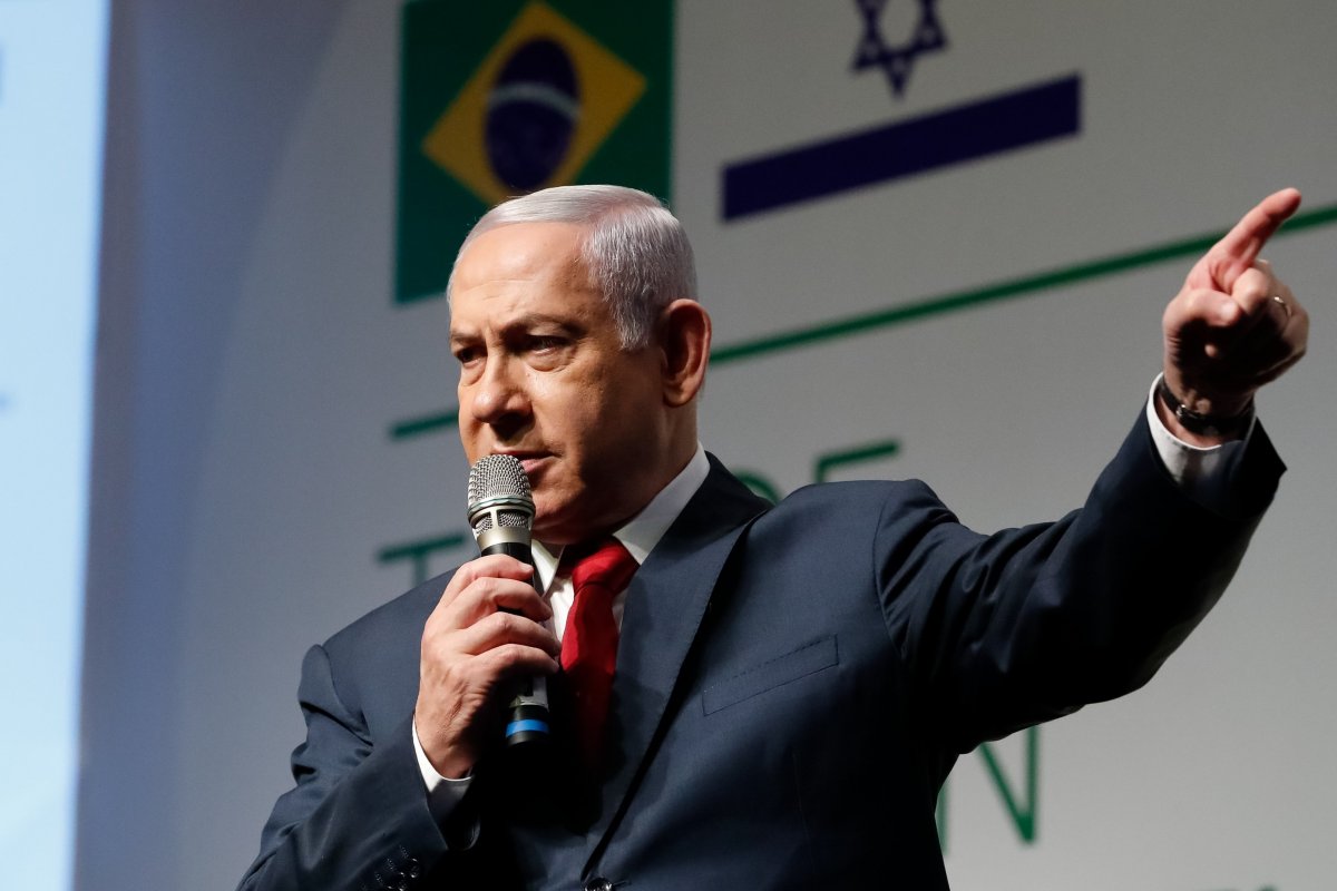 Netanyahu muda versão e acusa Hamas de rejeitar acordo; grupo nega
