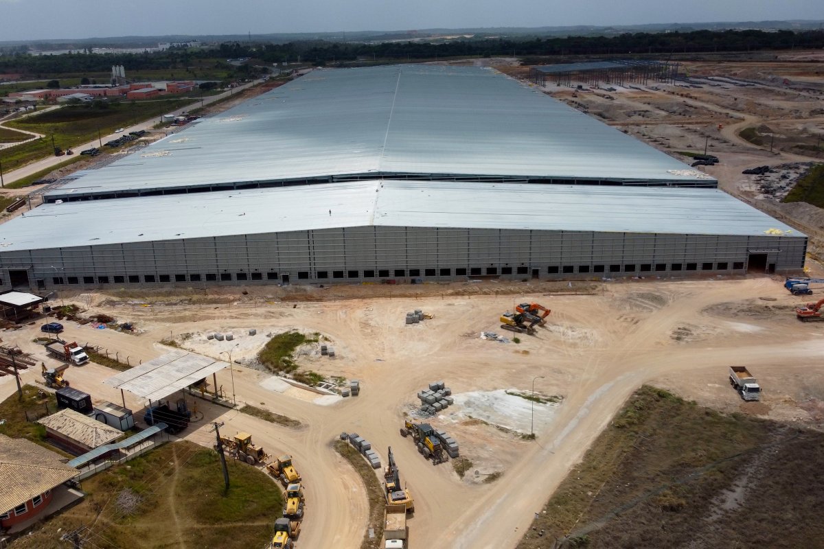 Depois de polêmicas, BYD diz manter cronograma de obras em Camaçari 