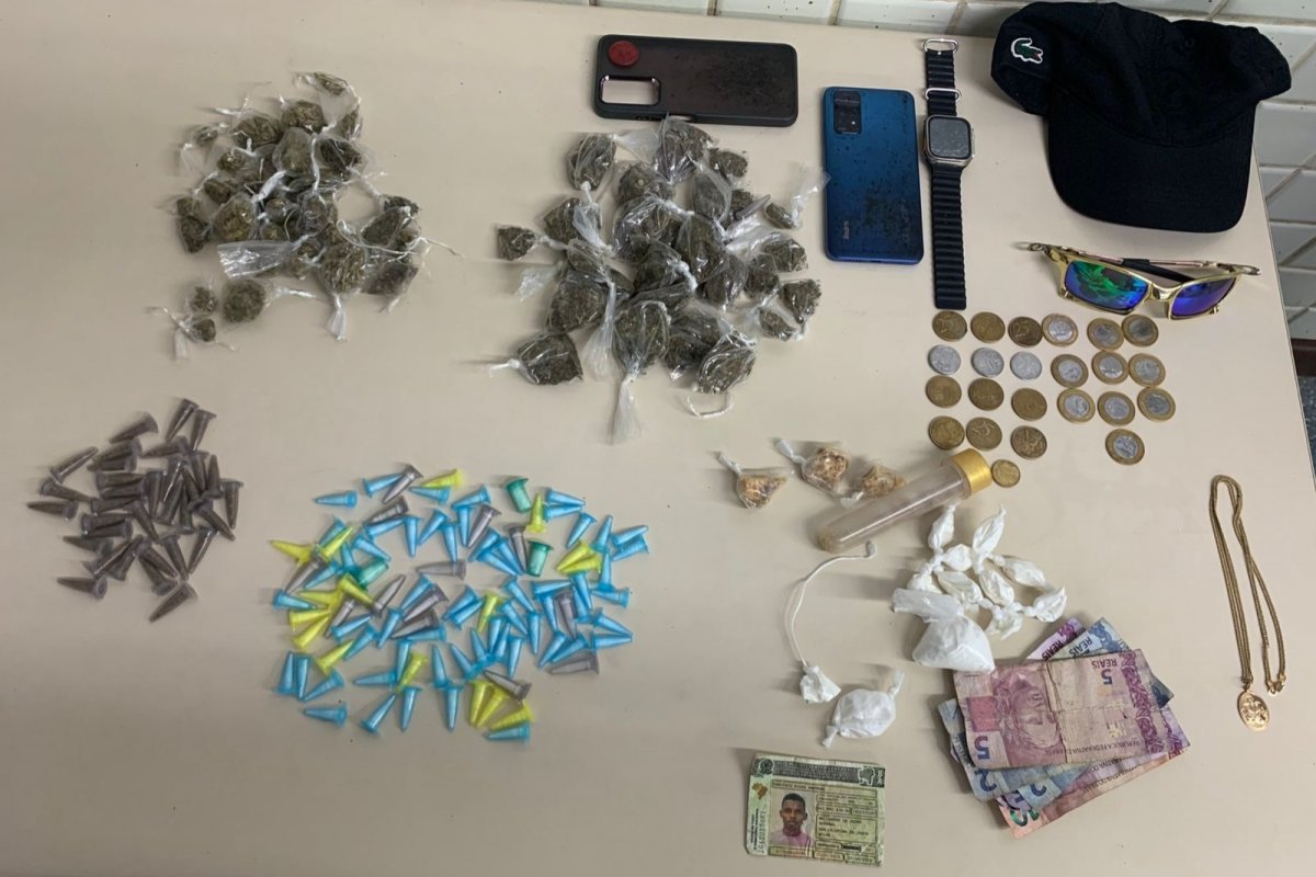 Homem é preso com drogas pela Polícia Militar em Salvador