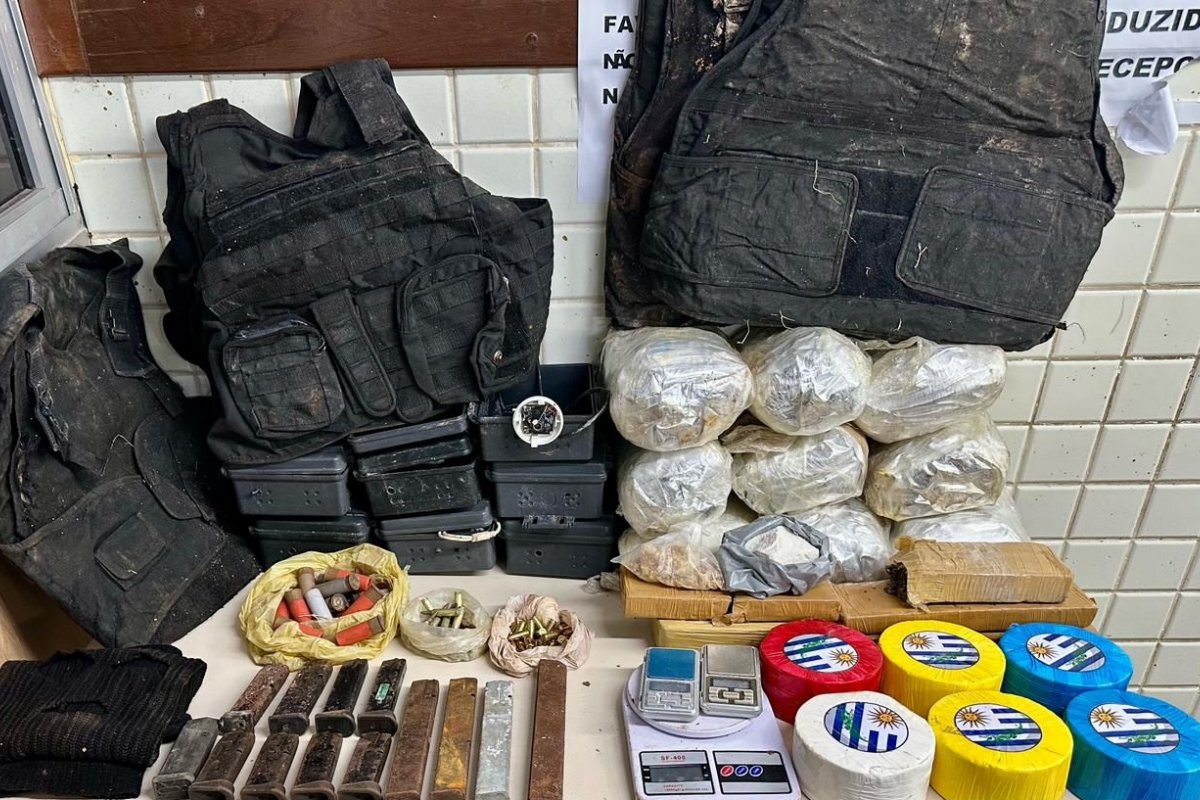 Vídeo: cerca de 20kg de drogas são apreendidas pela polícia militar em bairro de Salvador