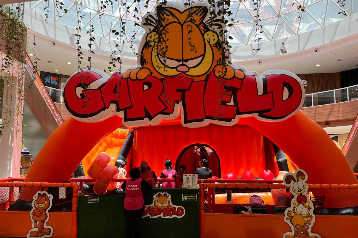 O gato mais famoso do mundo, Garfield desembarca no Shopping Paralela! 
