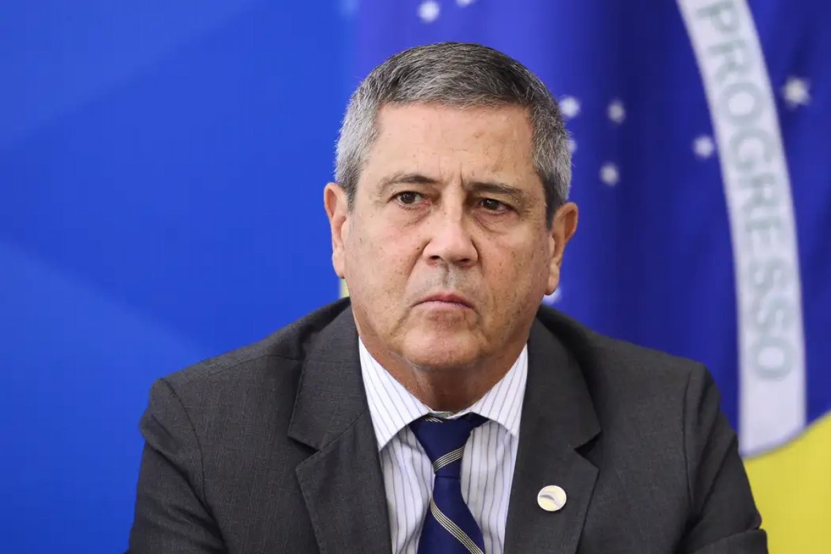 Solicitação de defesa de Braga Netto para acesso a documentos sobre tentativa de golpe é rejeitada por Moraes
