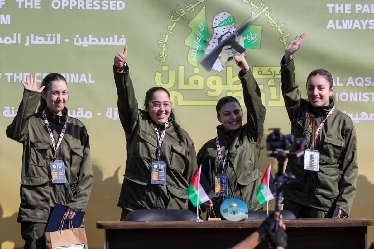 Hamas liberta mais 4 reféns israelenses como parte do acordo de cessar-fogo em Gaza