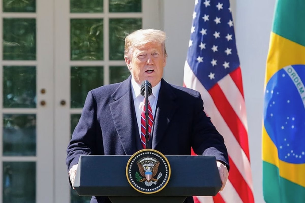 Juíza bloqueia suspensão de repasses sociais ordenada por Trump