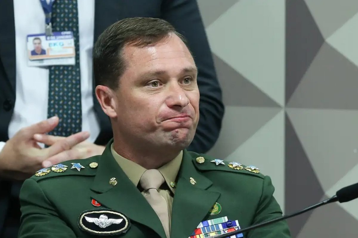 Mauro Cid nega citação a ‘golpe’ na delação em novo áudio vazado por revista