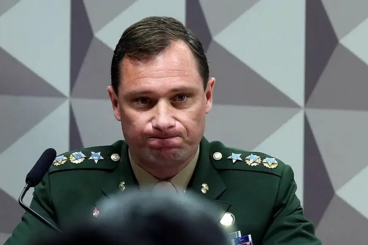 Moraes derruba sigilo da delação de Mauro Cid e notifica Bolsonaro e outros 33 denunciados pela PGR para apresentação de defesa 