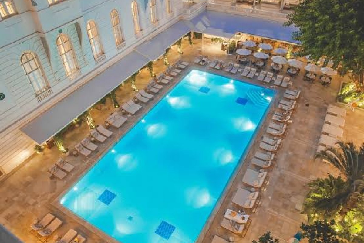 Copacabana Palace promove leilão da mobília das suítes e dos 96 quartos!  