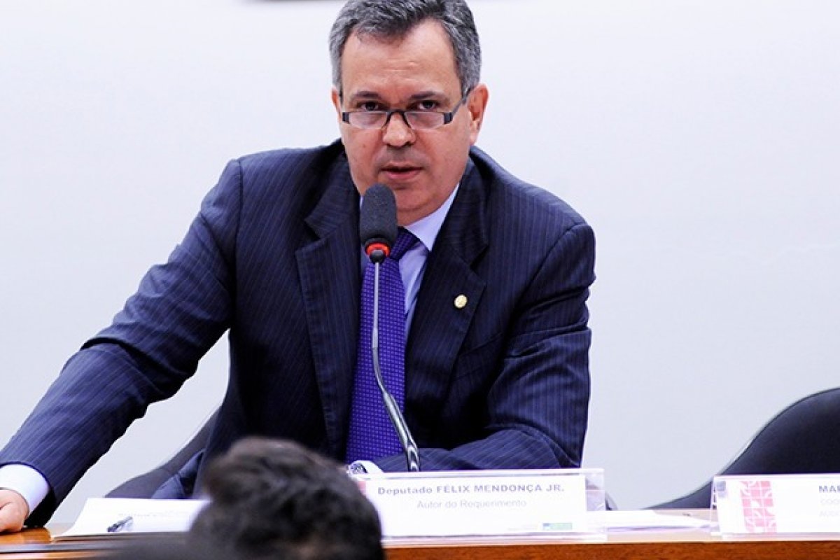 Félix Mendonça assume cadeira de titular da Comissão de Constituição e Justiça da Câmara 