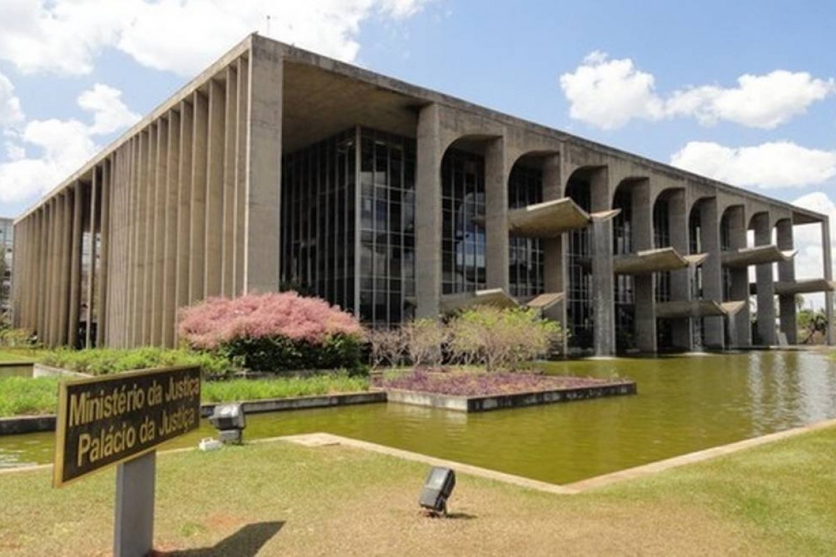 Expulsões de estrangeiros têm aumento de 85% em 2019