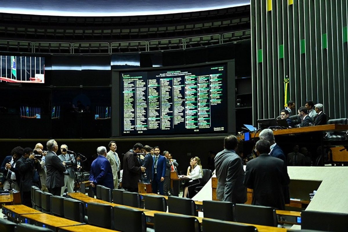 Congresso aprova Orçamento de Orçamento de 2025 com teto de gastos de R$ 2 trilhões