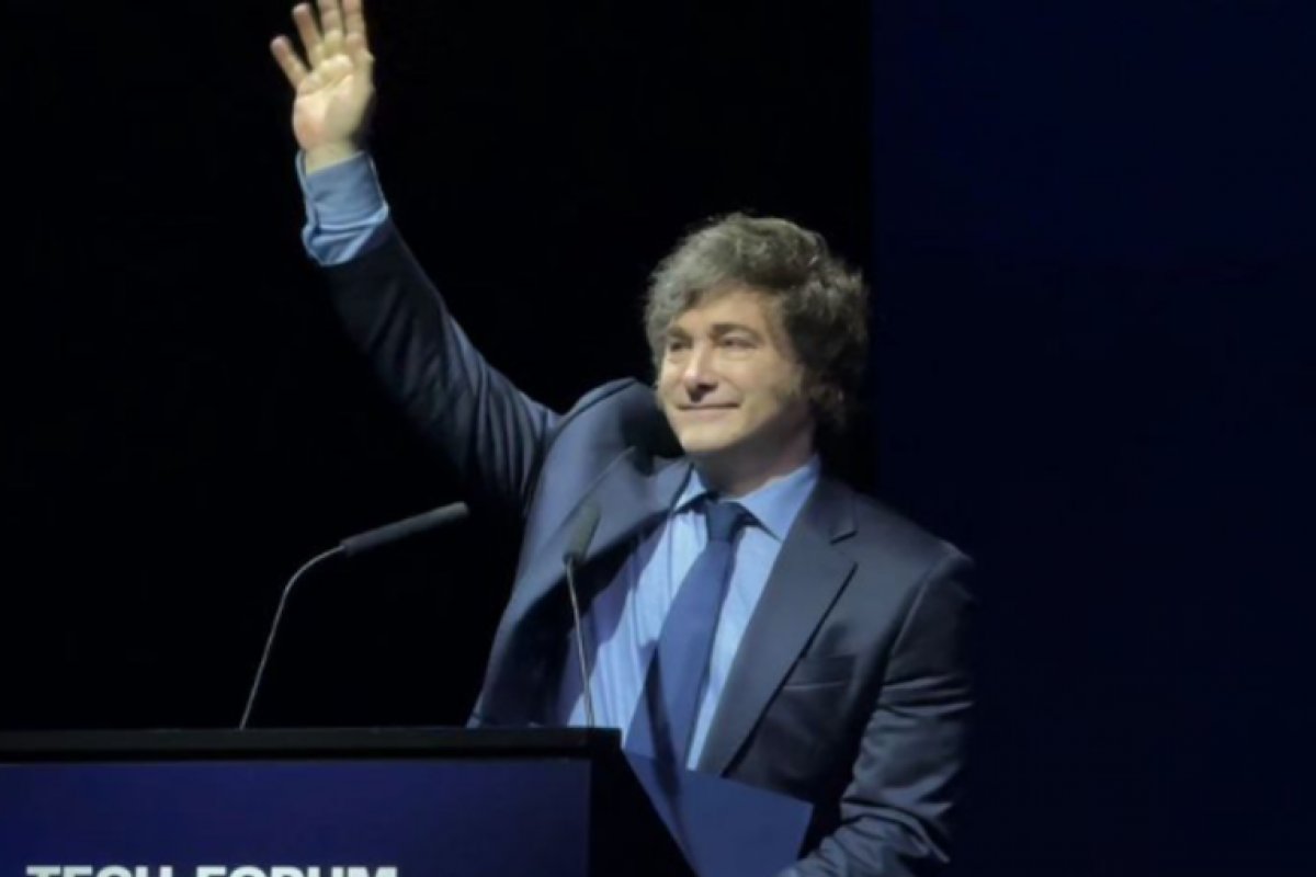 Consumo das famílias argentinas cresce com governo Milei em fevereiro