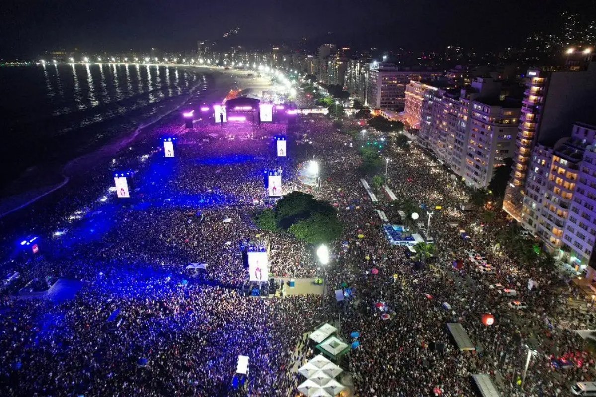 Palco de Lady Gaga na praia de Copacabana será bem maior que o de Madonna