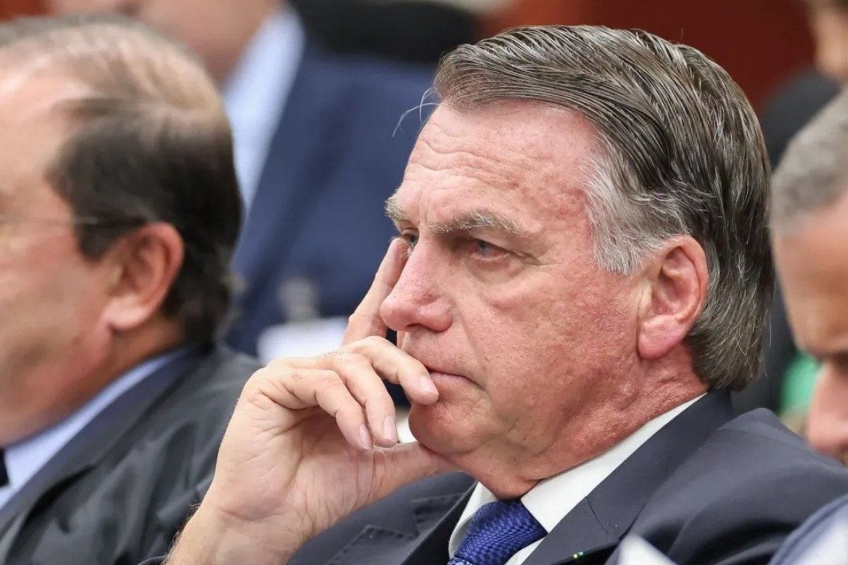 Bolsonaro desiste de ir ao STF para segundo dia de julgamento que pode torná-lo réu