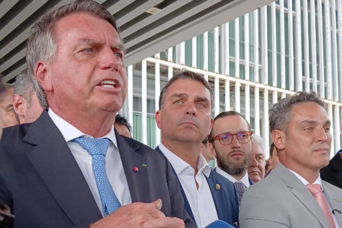 Depois de virar réu, Bolsonaro afirma que denúncia de golpe é 'infundada'