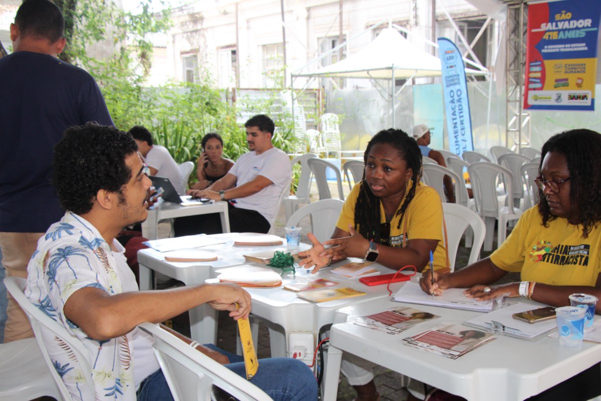 Caravana de Direitos Humanos oferece atendimento gratuito e cidadania em Salvador 