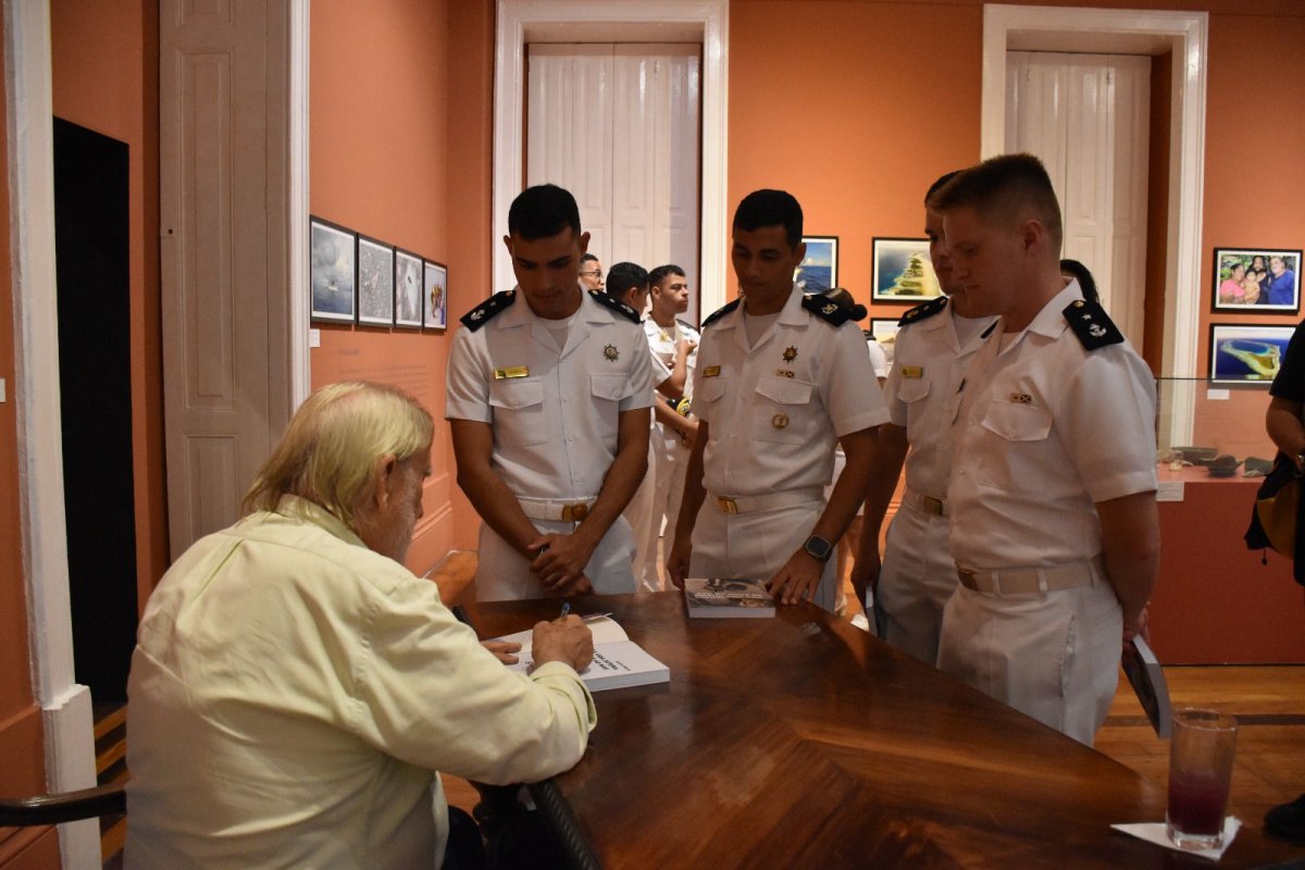 Marinha do Brasil homenageia Aleixo Belov! 