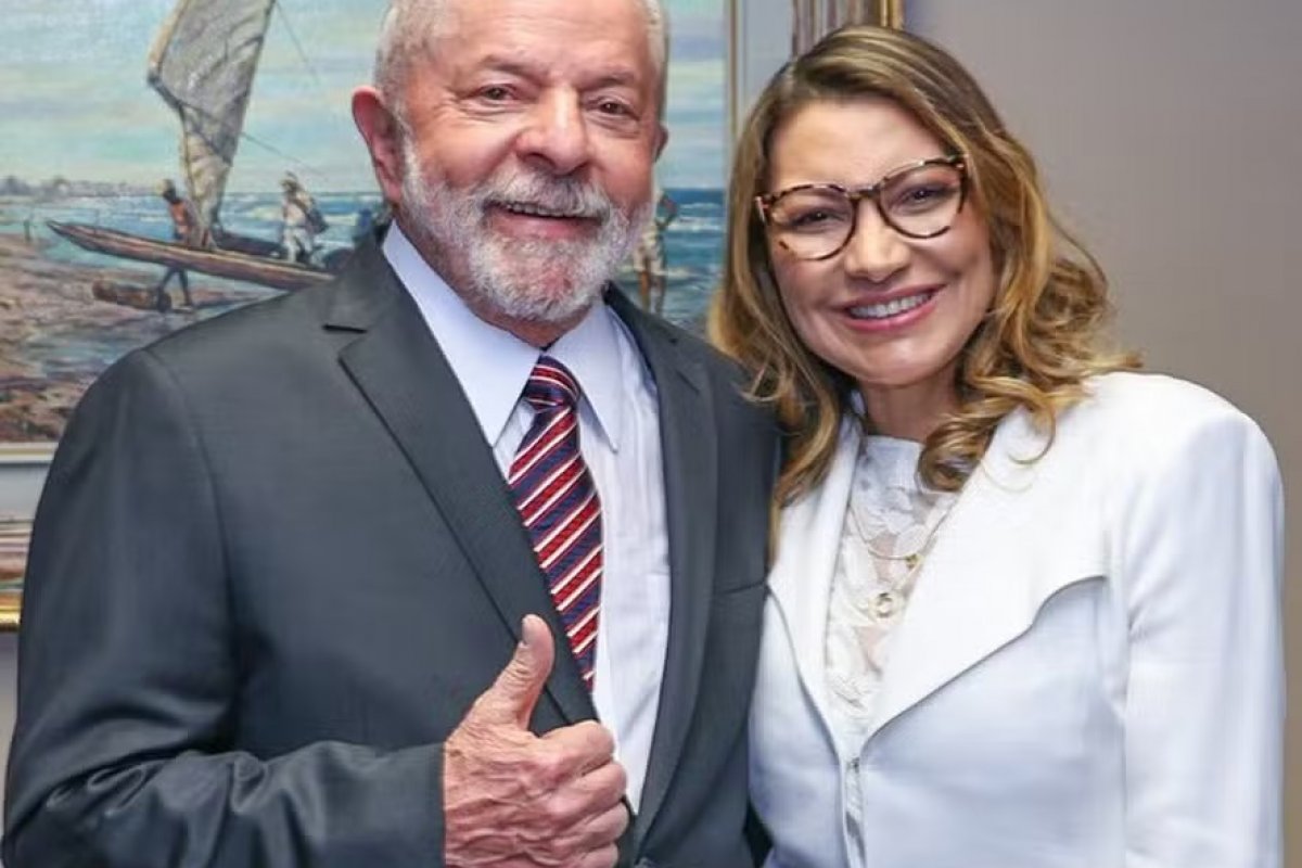Lula rebate críticas e defende viagens internacionais de Janja