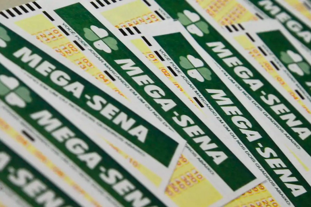 Mega-Sena acumula e pode pagar R$ 45 milhões na terça (1º)