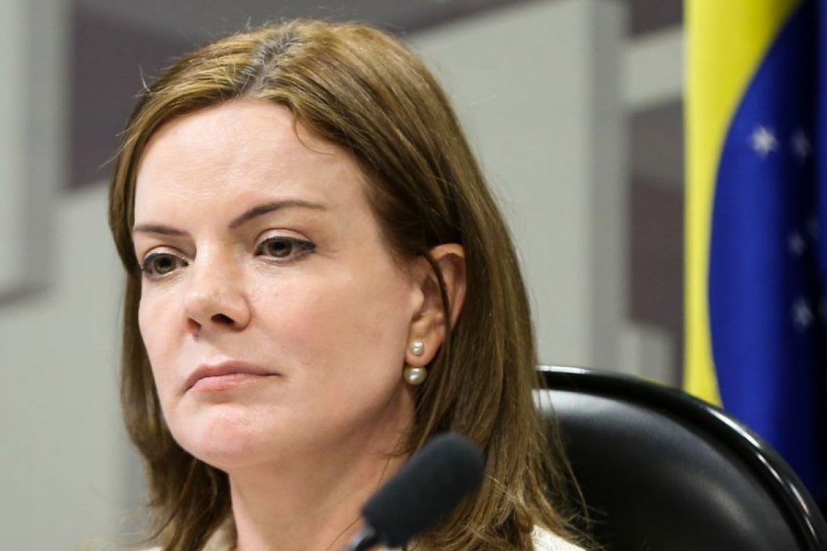 Deputado federal é condenado a indenizar Gleisi Hoffmann por danos morais 
