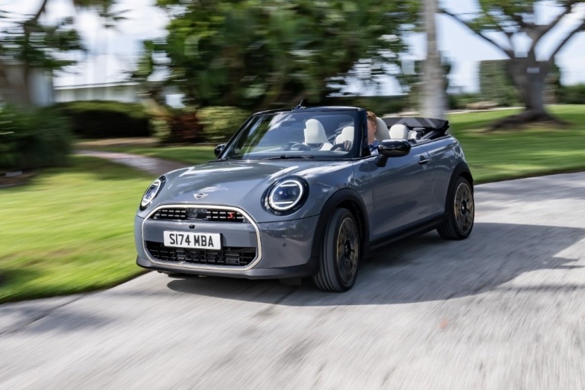 Mini Cooper Cabrio volta ao Brasil em nova geração 