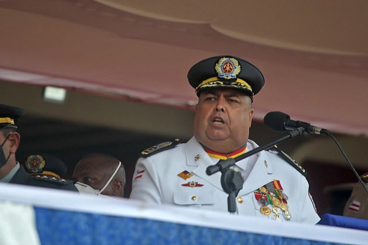 Ex-comandante-geral dos Bombeiros, Marchesini desabafa em cerimônia de posse de sucessor: 'o que fiz de errado?'