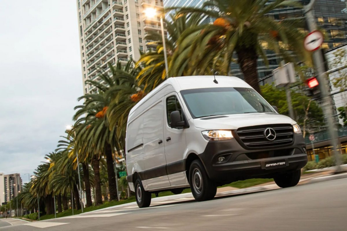 Mercedes Sprinter Street 317 2026 ganha motor mais potente e econômico 
