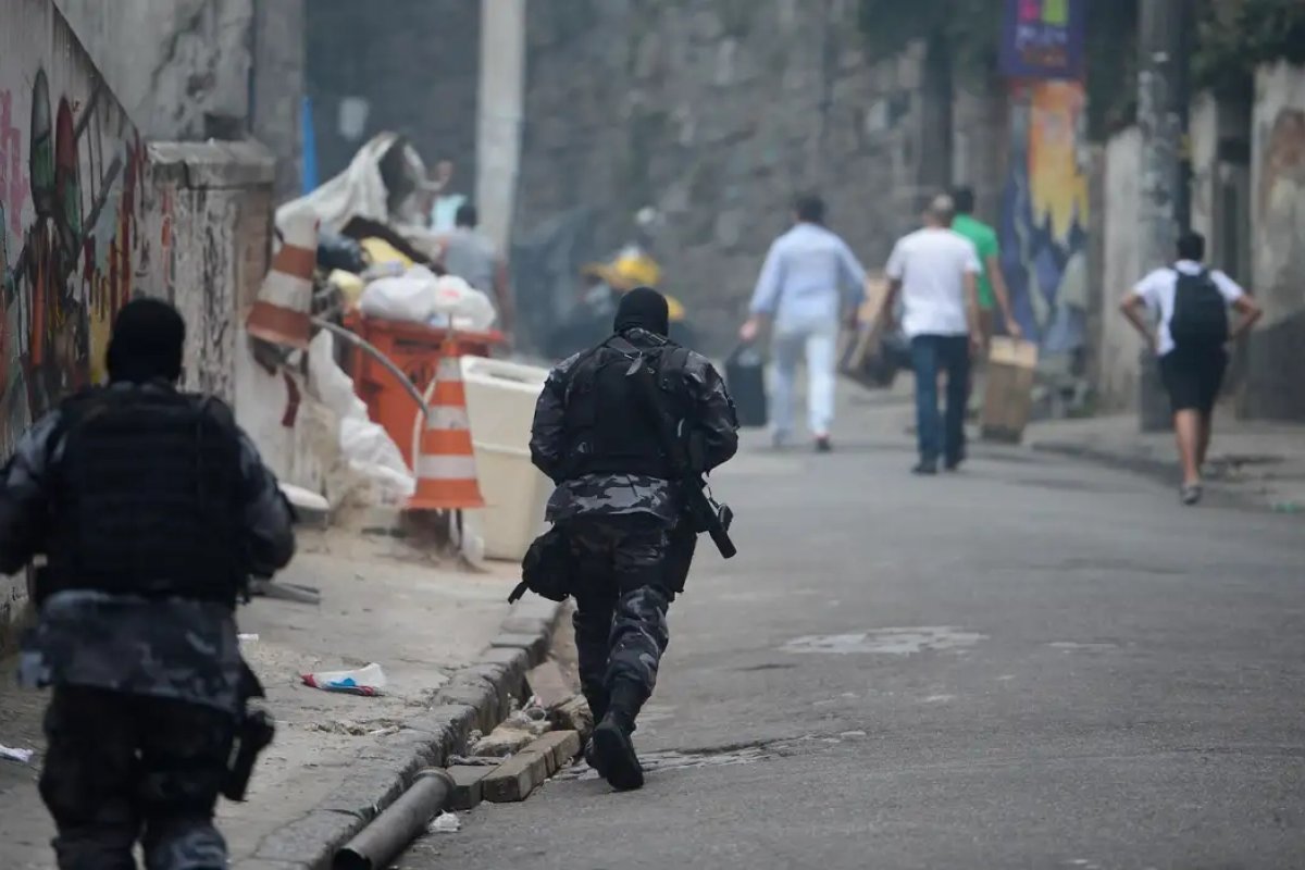 STF deve retomar análise de ação para reduzir letalidade policial nas favelas nesta quinta (3) 