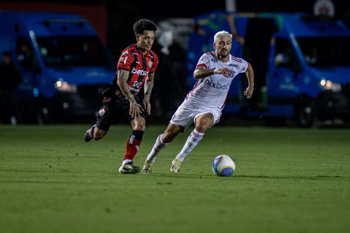 Em busca de afastar a má fase na temporada, Vitória recebe Flamengo no Barradão