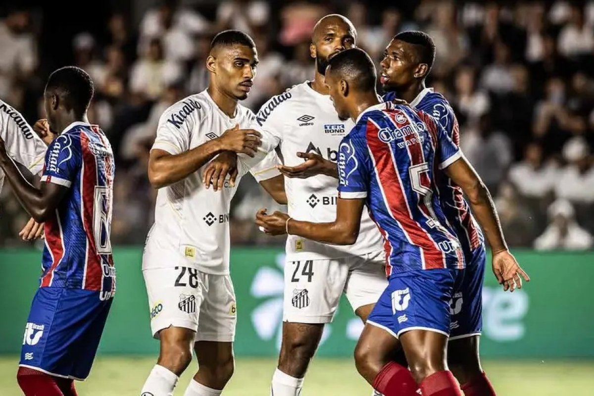 Com boas atuações, mas deixando resultado escapar, Bahia visita Santos para reencontrar o caminho dos triunfos