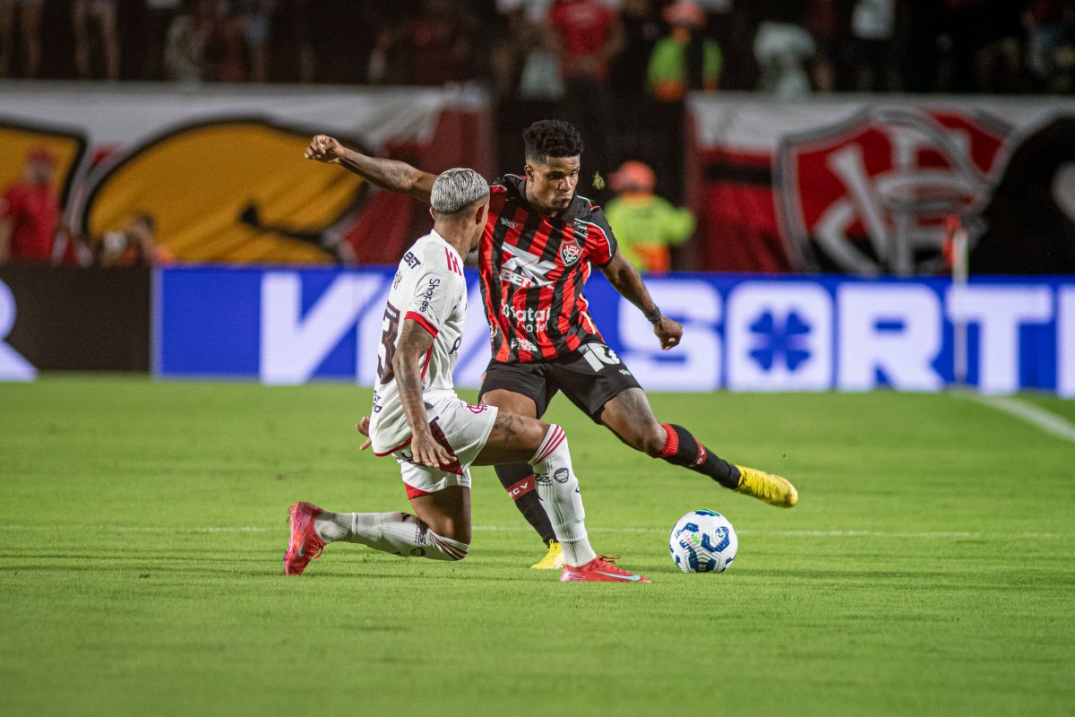 Vídeo: Vitória perde para o Flamengo no Barradão e segue sem vencer no Brasileirão; confira o gol do Leão