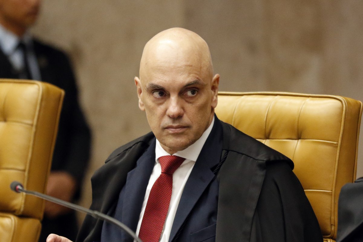 Moraes diz que presos do 8/1 podem receber visita de autoridade religiosa