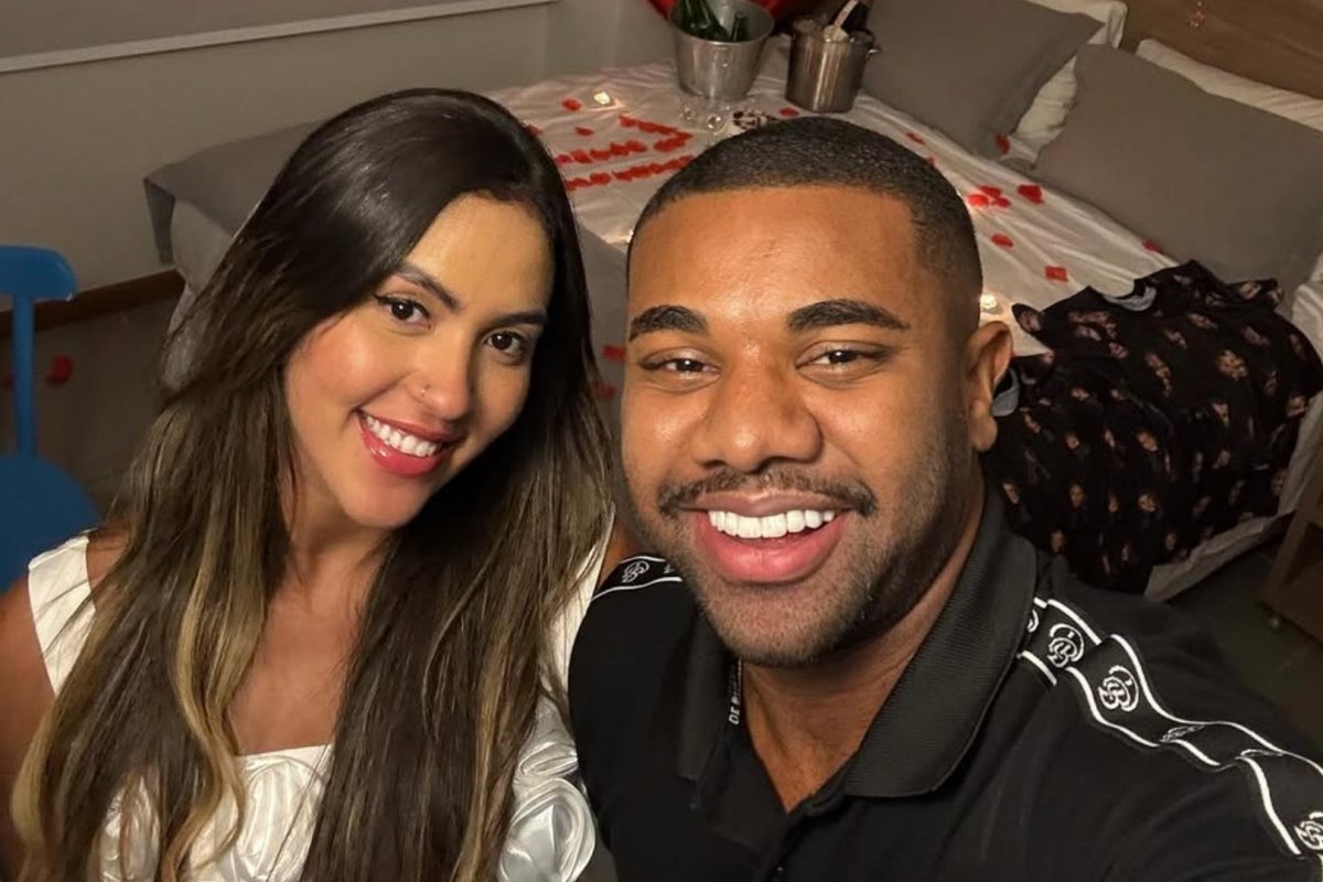Vídeo: "Está vindo um calabresinho, uma calabresinha por aí": Davi Brito anuncia que será pai