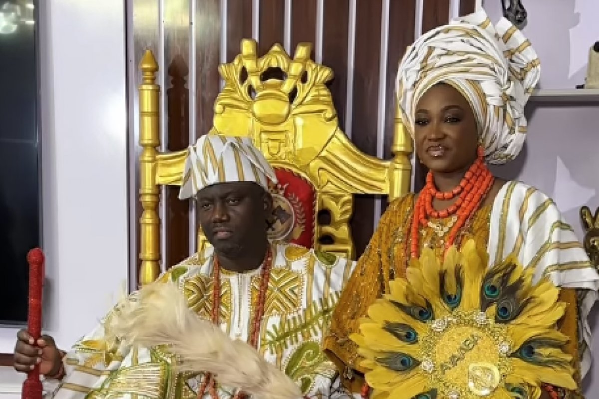 Vídeo: Abimbola  Akeen Awoade é coroado Aláàfin Oba
