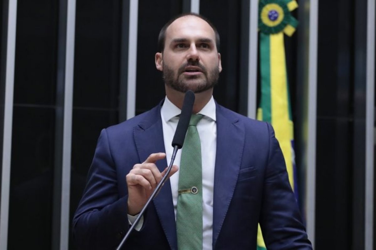 STF tem maioria para manter indenização de Eduardo Bolsonaro a jornalista