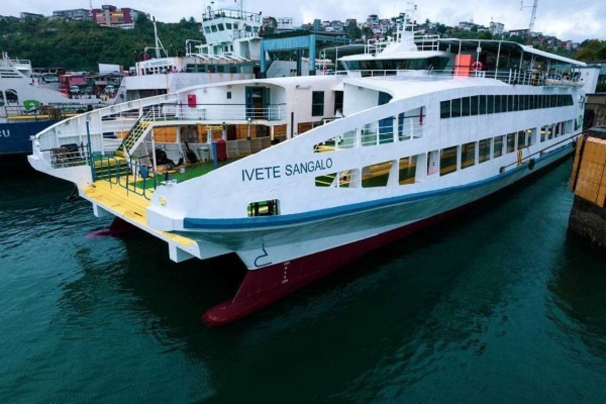 Volta do Feriadão: ferry-boat registra fila com mais de 3 horas de espera