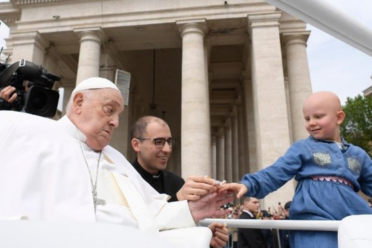 "Obrigado por me trazer de volta à praça": últimas palavras do Papa Francisco para enfermeiro após aparição no Domingo de Páscoa