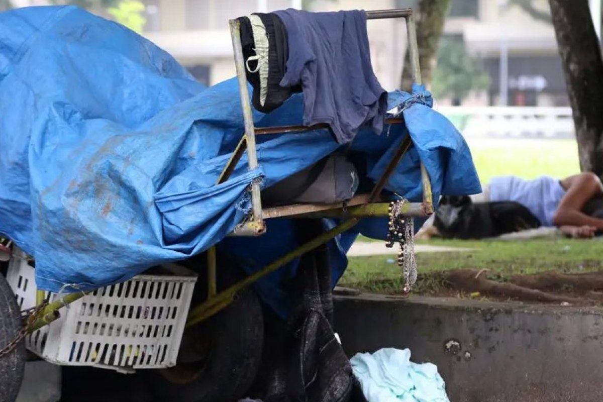 Quase 15 mil famílias vivem em situação de rua na Bahia; número triplicou em 5 anos 