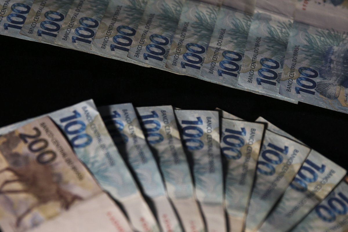 PF apreende cerca de R$ 41 mi em bens e dinheiro em operação contra fraudes no INSS