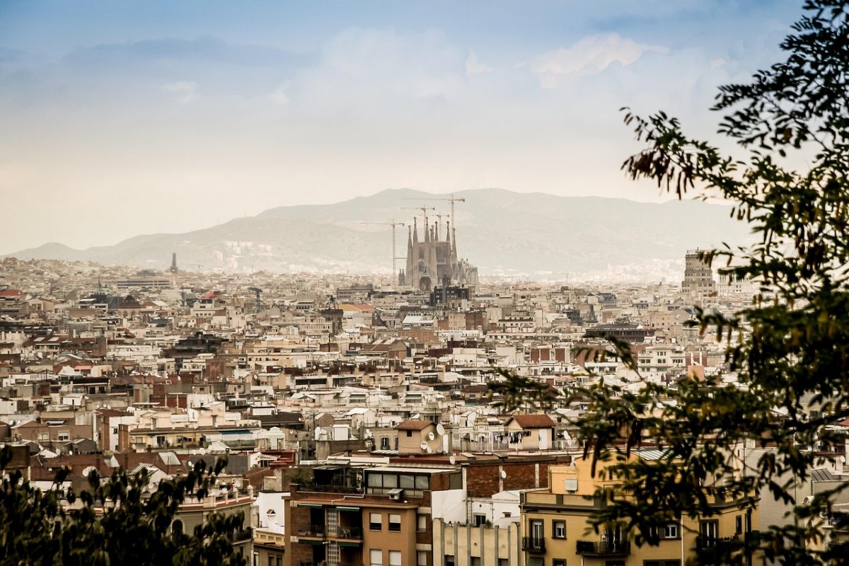 Apagão atinge Espanha e Portugal; prejuízos no transporte público e comunicação são registrados