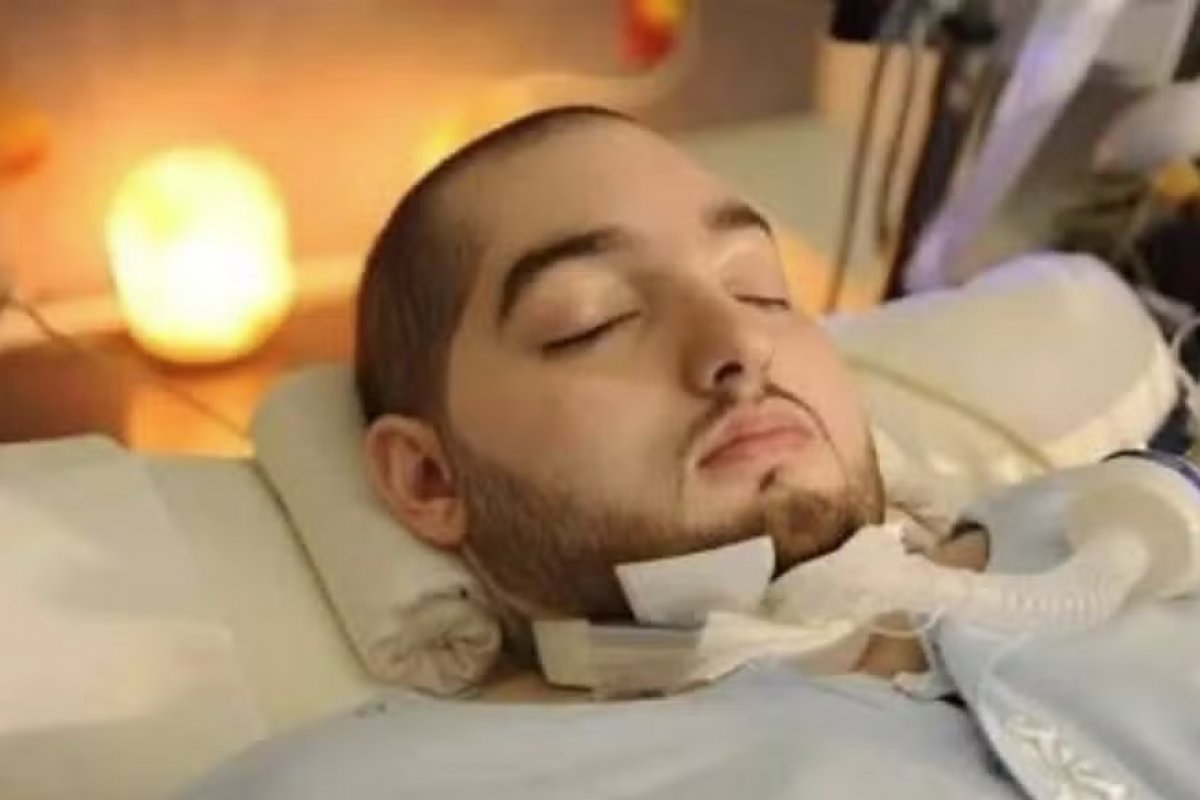 Príncipe da Arábia Saudita completa 20 anos em coma após grave acidente de carro