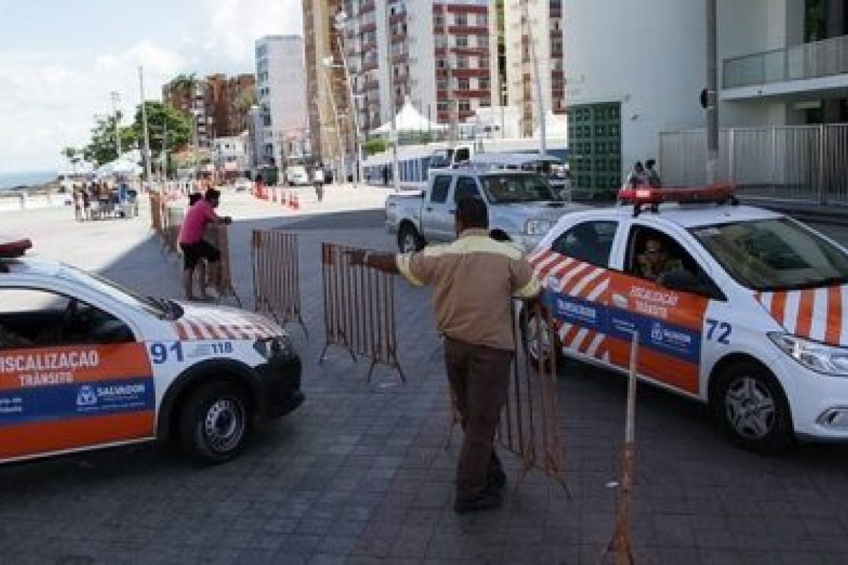 Transalvador abre processo para investigar imagens de agente de trânsito dormindo