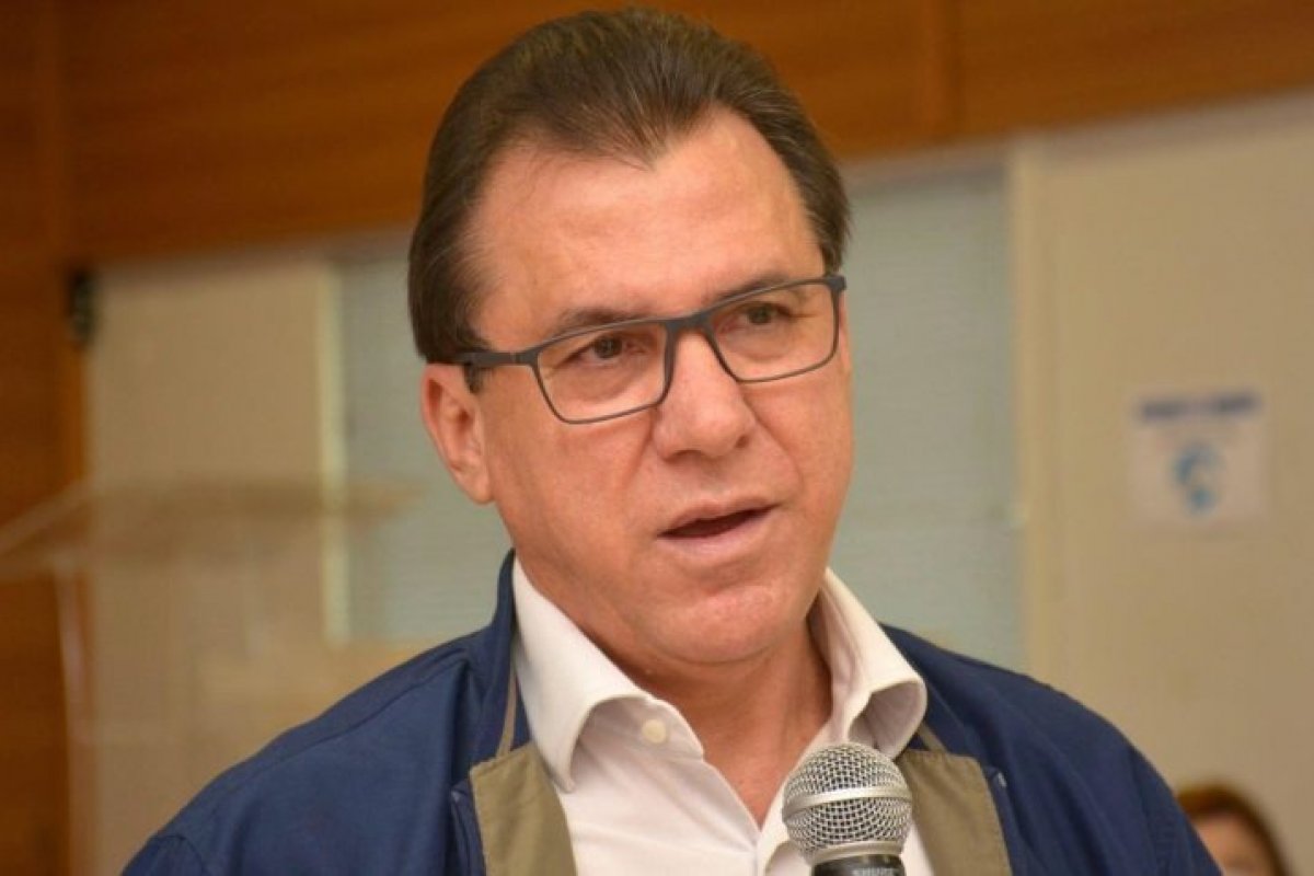  Ministro do Trabalho diz que economia vive 'mau momento' com juros e pede fim da escala 6x1