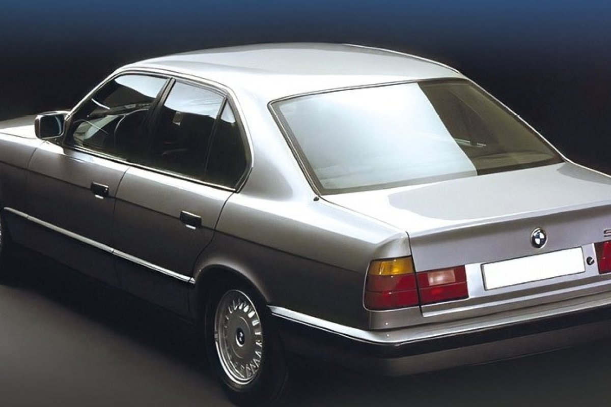  Livro conta como a 1ª BMW chegou no Brasil! 