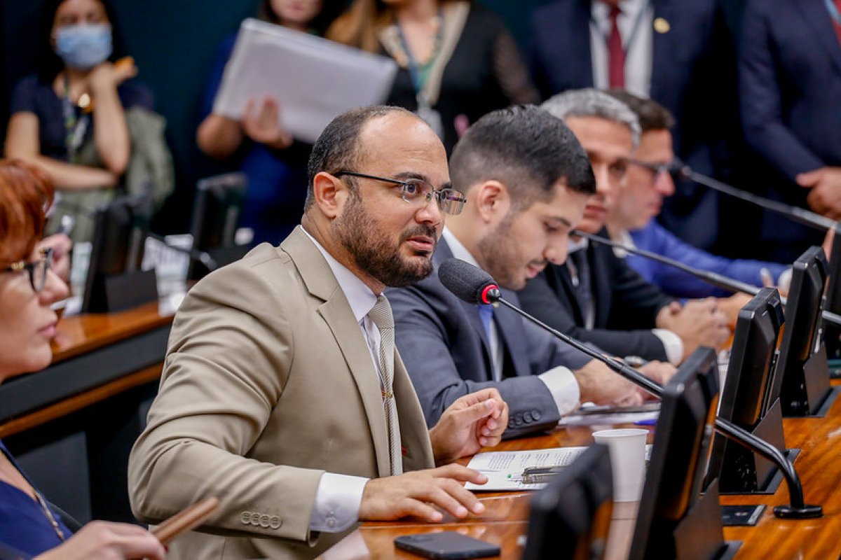 Projeto que amplia número de deputados federais teve voto contrário de apenas um baiano