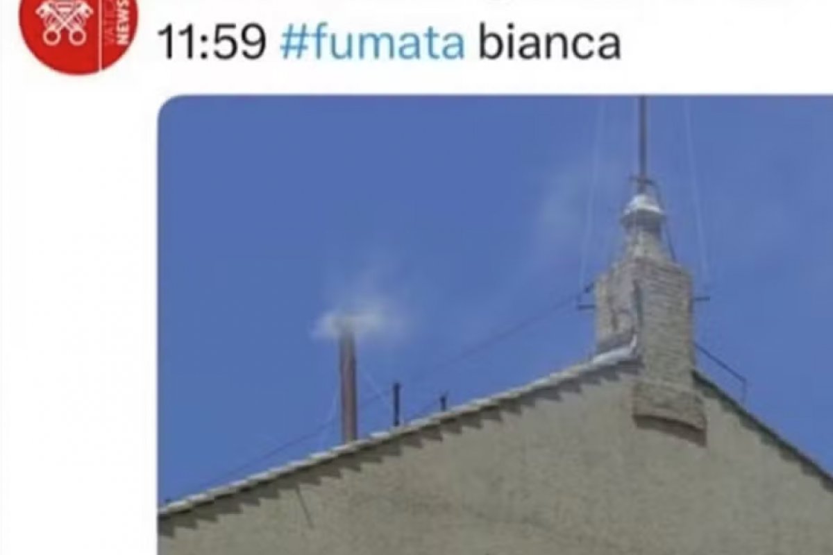 Vaticano se confunde e publica 'fumaça branca' nas redes sociais; post foi apagado 