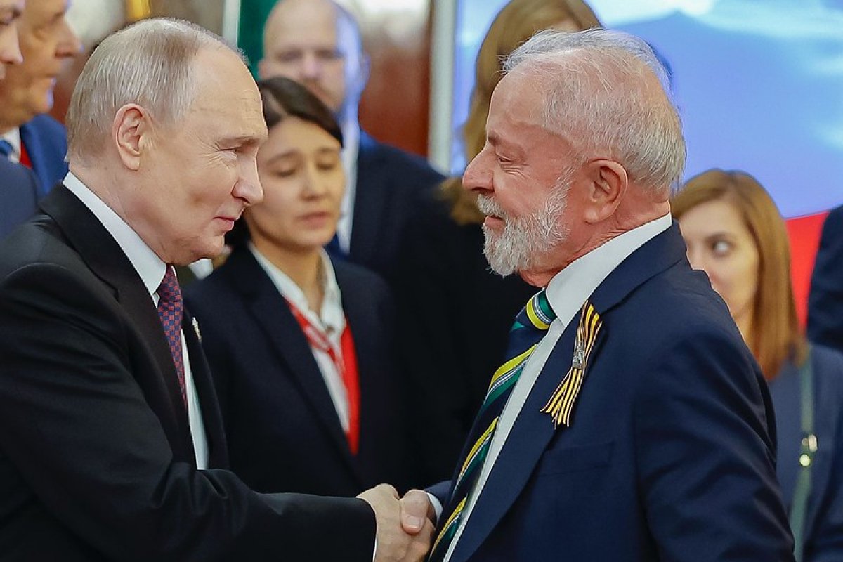 Na Rússia, Lula e Putin devem assinar acordo sobre exploração de urânio 