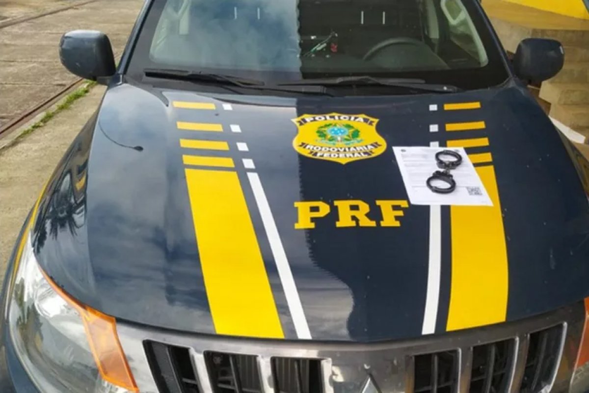 Pedreiro com mandado de prisão em aberto é preso em flagrante na Bahia 