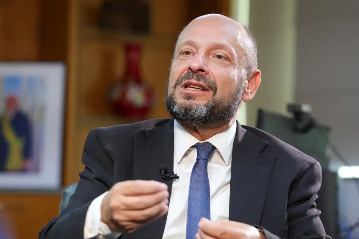 Presidente do INSS demite 28 funcionários de agências regionais em meio à fraude no órgão 